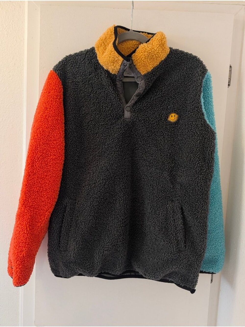 Dutch Bros Colorblock Sherpa Pullover Jacket With Smiley Patch Snap-Up Collar &
